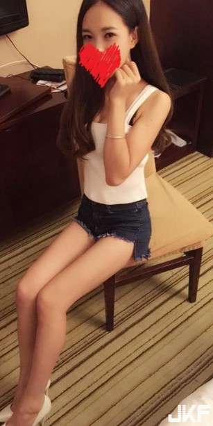193736e2hqkqqjykqc8cce.jpg