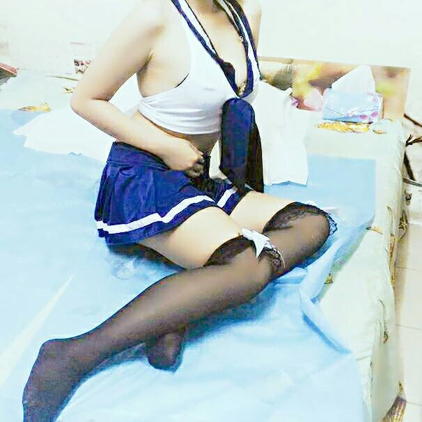 白白學生服.jpg