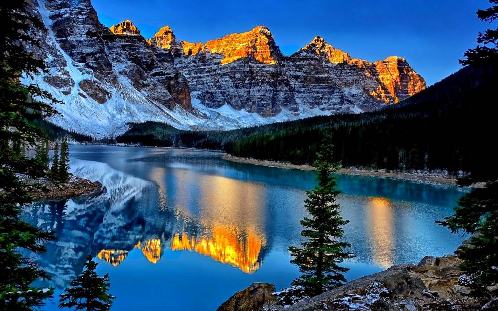 moraine-lake-..-Canada-1.jpg