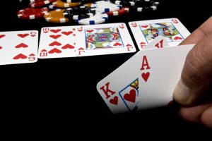 Small-Stakes-Texas-Hold’em-Strategy-Tips-300x200.jpg
