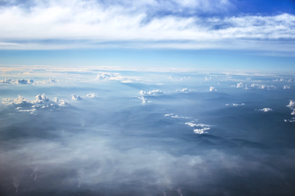 clouds-on-the-world-2004468_960_720.jpg