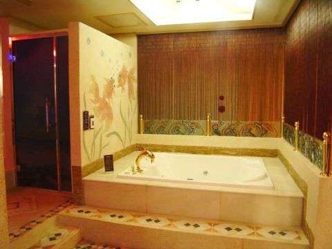 1084_11_image.jpg