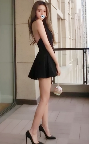 香雲  高挑氣質 穿著時尚 打扮成熟 迷人性感 突破男人的遐想 在床上也喜歡叫 小穴粉粉.jpg