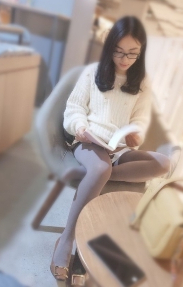 小嬌--158-43-B  嬌小的身材及清秀臉蛋 青春活潑妹 玫瑰般的嬌豔紅唇 性感與誘惑兼具 .jpg
