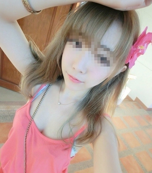 林可---163cm.B cup.23歲 典型陽光美少女 粉嫩的多汁美穴 校園正妹 床下甜美 床上騷就.jpg