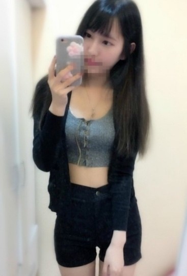 #露卡---166-44-C杯-21歲 學生妹妹兼職網拍妹妹很隨性 清純中帶點小性感的小人 這是她.jpg