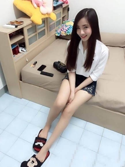 艾瑪--162-45-C-23 氣質OL 外貌清秀是個很愛笑的女生喔 笑容甜美 床上服務很貼心 而且.jpg
