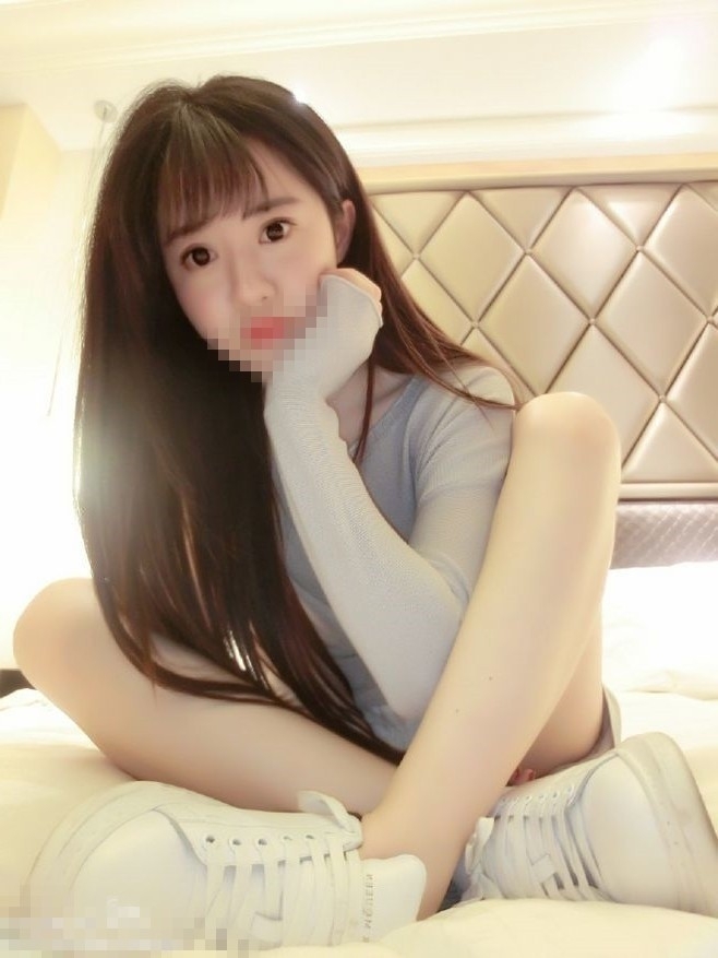 小仙女 156 44 C杯 19歲  清秀 五官跟力挺的一個小女孩 臉蛋真的很漂亮 皮膚白皙 很可.jpg