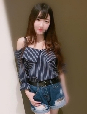 黃思嘉160 43 C 22y 氣質美貌集於一身的美女 漂亮的大眼睛 皮膚白皙 笑容甜美 男人看.jpg