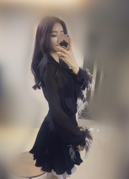 安心亞  168 25 E 52  天使面容 魔鬼身材 是一名性感麻豆 原本經驗一家服裝店 因為經.jpg