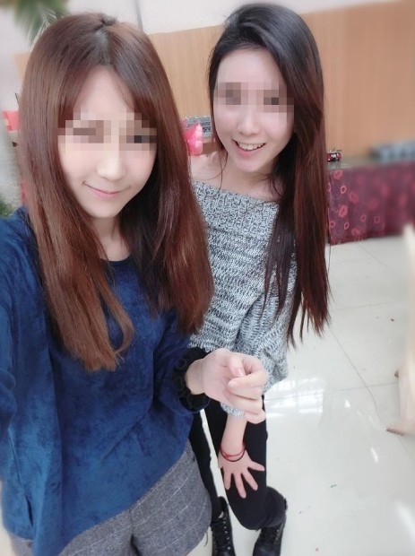 3P完美組合  左：雪兒 163 C 23歲  右：微微 162 C 23歲  兩個都是大學畢業不久的閨蜜.jpg