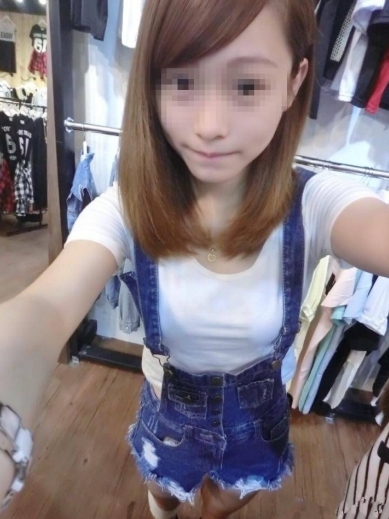 妞妞 157 44 D 19y 服務業 在買服裝 都是兼職 在校學生 晚上下班會兼職喲 如果喜歡嬌.jpg