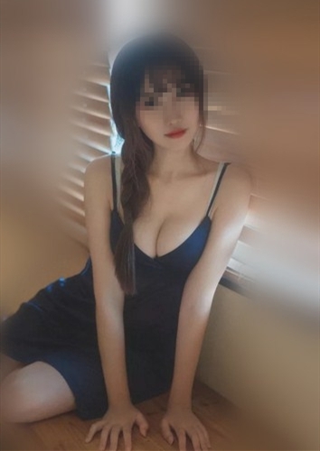 #阿霏  165 C 45 23歲  超級會自慰的嫩妹 舌吻功夫技術贊 小屁屁很性感 像電動馬達一.jpg