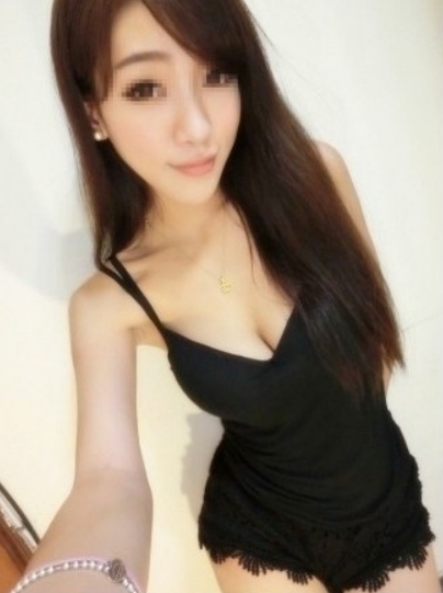 #露露  166 Dcup 24y  愛玩耐操 一直在尋找不一樣的刺激 想嘗試不一樣的大屌 妹妹床上.jpg