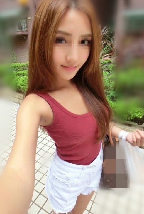 #彎彎  164 D 46 23  兼職麻豆 白皙外貌 服務很好不敢時間有女朋友fu做足服務 除sm之.jpg