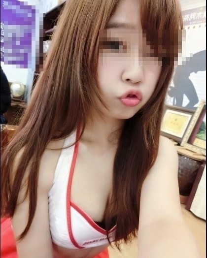 #朵朵  155 C 19歲  在校大學生短期兼職 皮膚白皙 可69 可親嘴 無套吹 服務配合 泡澡.jpg