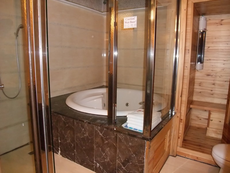 F8401_8015.jpg