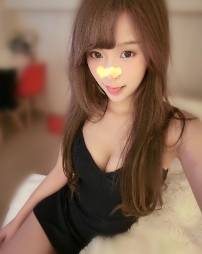 #亞軒  163 D  46 24y  皮膚白 蜜穴多汁 粉紅漂亮 極度敏感非常的柔 身體很柔軟 小穴.jpg