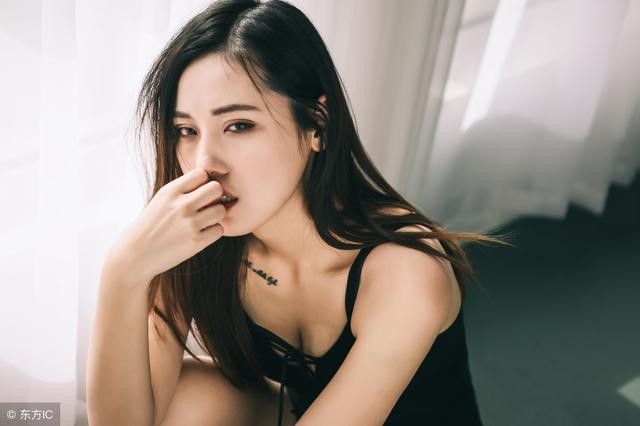 眼神暗送秋波