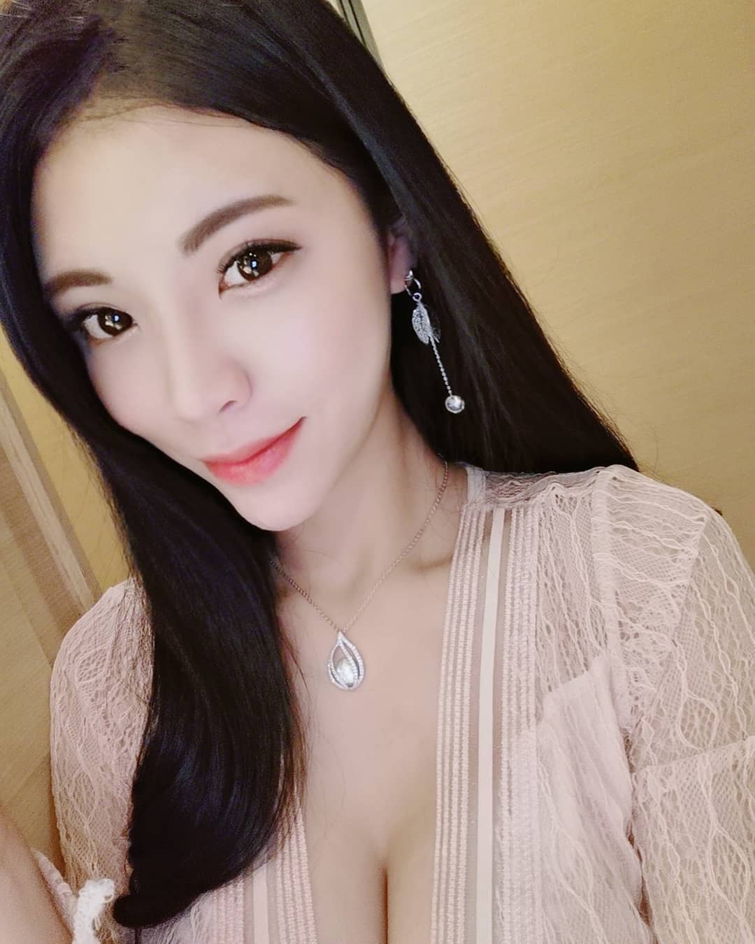 1051589y9159gjjs1vuy1b.jpg