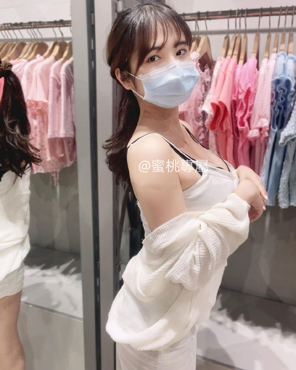 買衣服 (1).jpg
