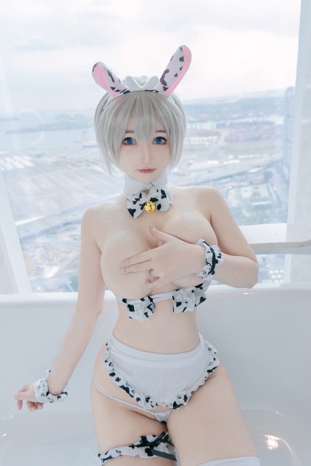 1246135hh0ea50unepnphi.jpg