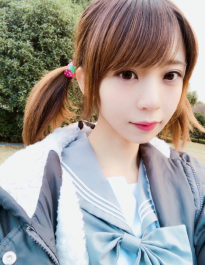 秋山依裡Cos東條希