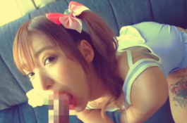 超可愛的大眼刺青妹