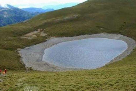 雪山坑
