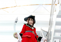 日本黑絲女優海盜裝寫真