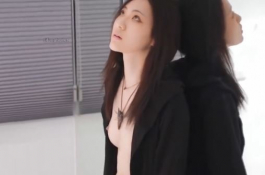 身材還不錯的率性妹子...