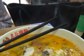 新春吃東西其實不一定要大酒樓，小食街一樣另有風味。