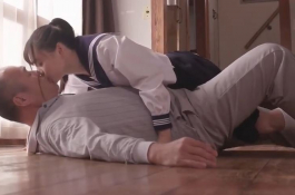 漂亮學生妹