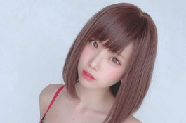 《enako最新雜誌寫真》國旗絲襪+條紋內衣