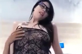 爆裂黑絲豪乳